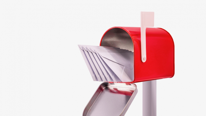 pastkaste ar vēstulēm