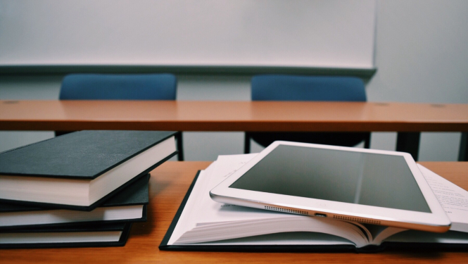 grāmatas, mācības