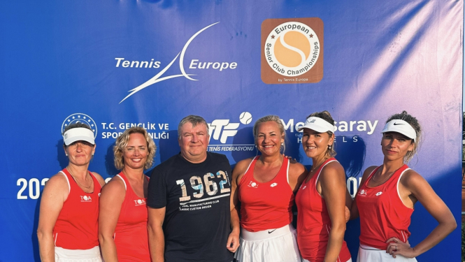 Tenisa centra "Ādaži" sieviešu komanda, 40+