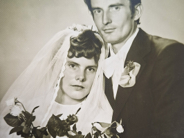 Silvija un Vairis Aldis Štrausi - kāzu dienā 1975