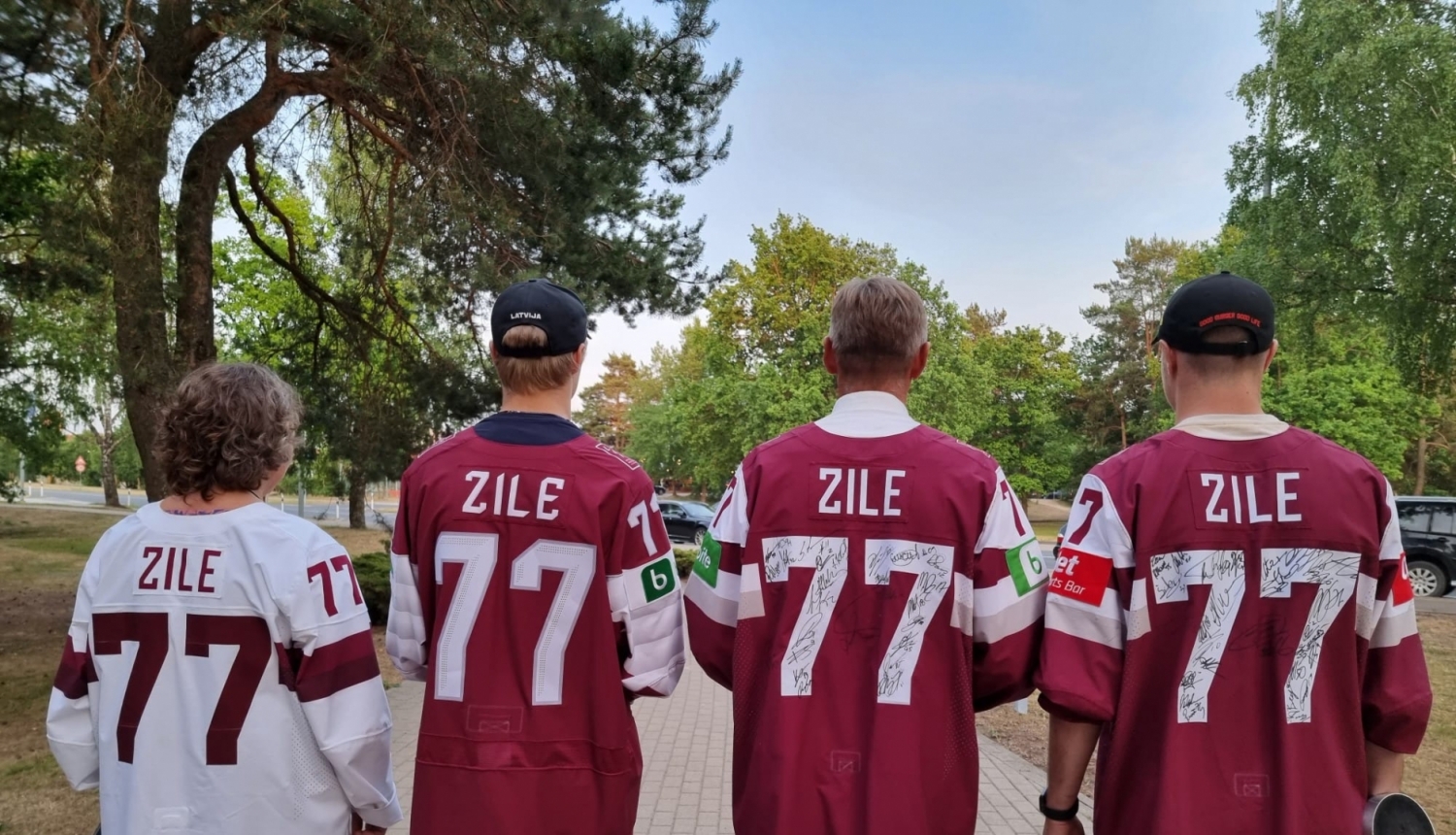 Zīļu ģimene, hokejs