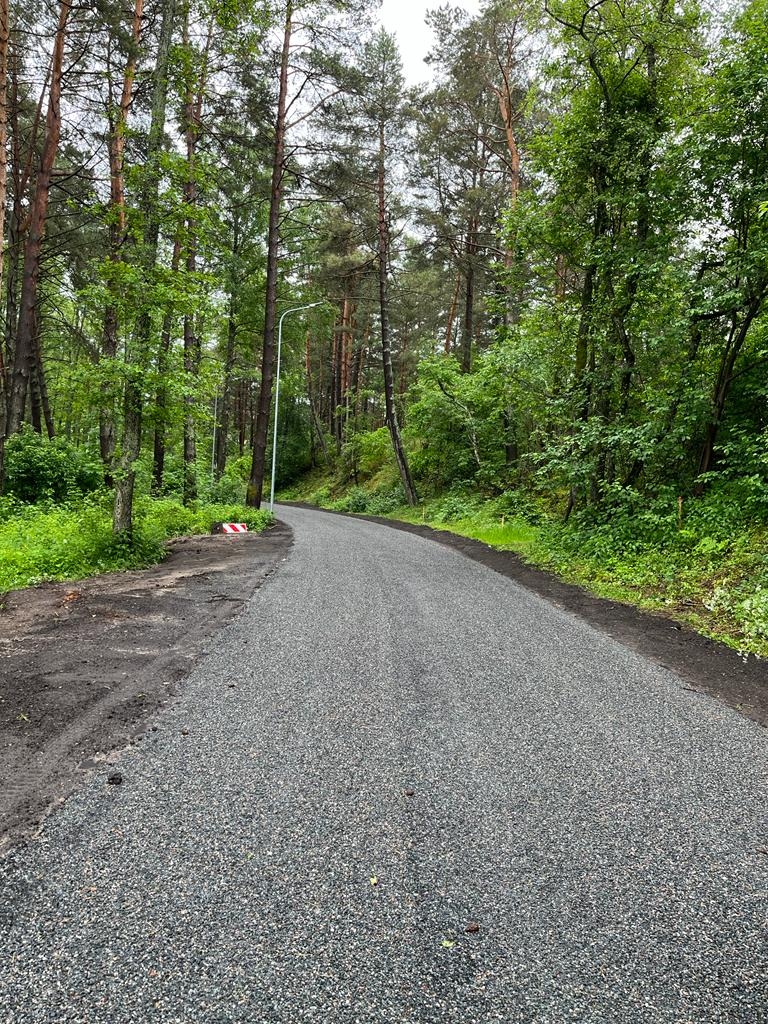 Aizvēju ielā veikta dubultās virsmas apstrāde