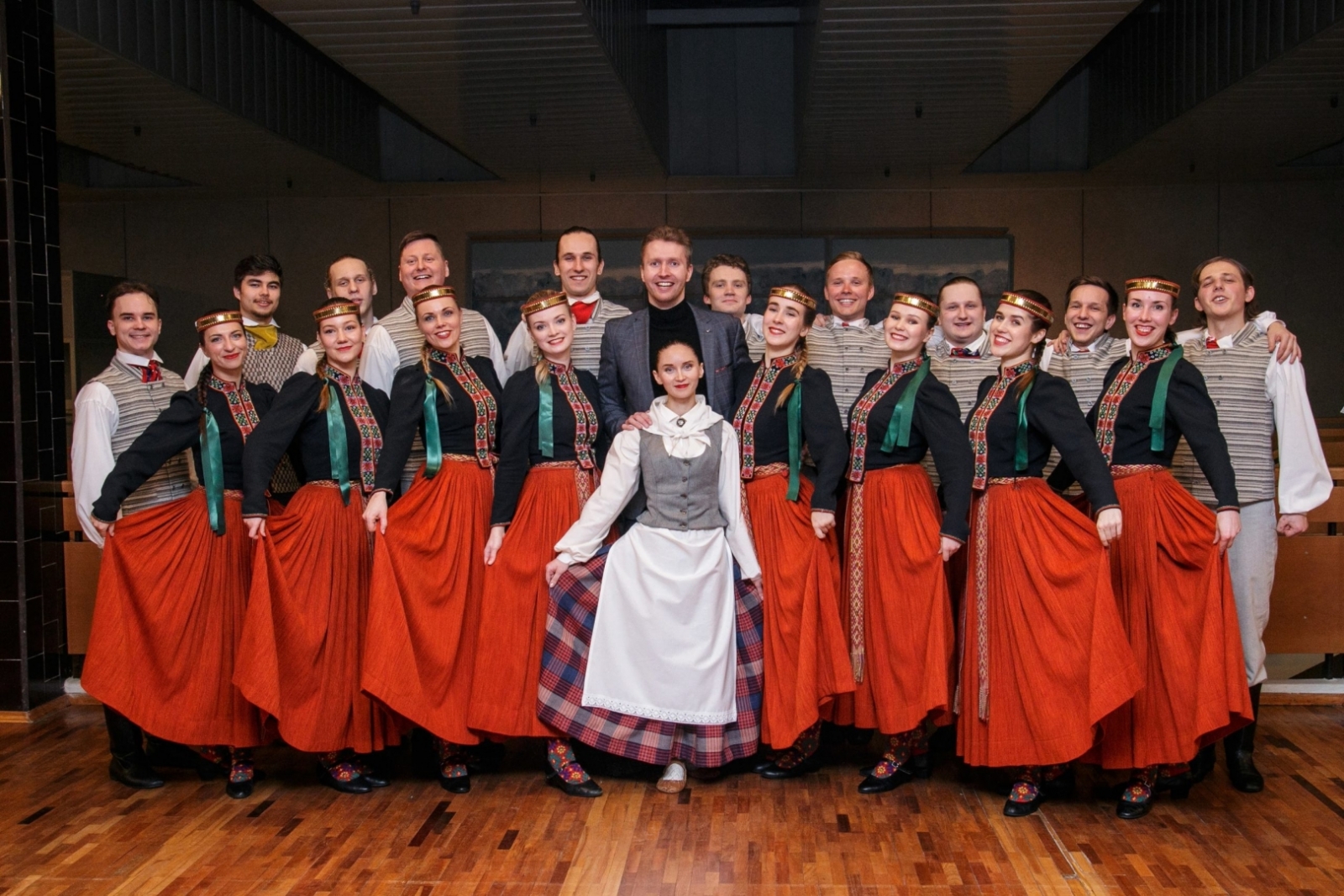Tautas deju kolektīvs