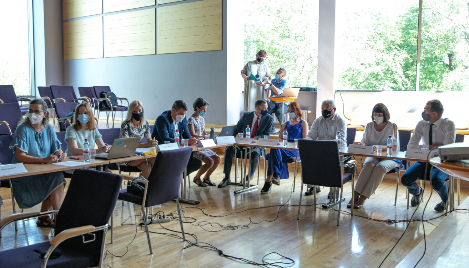 jaunas-domes-pirma-sede