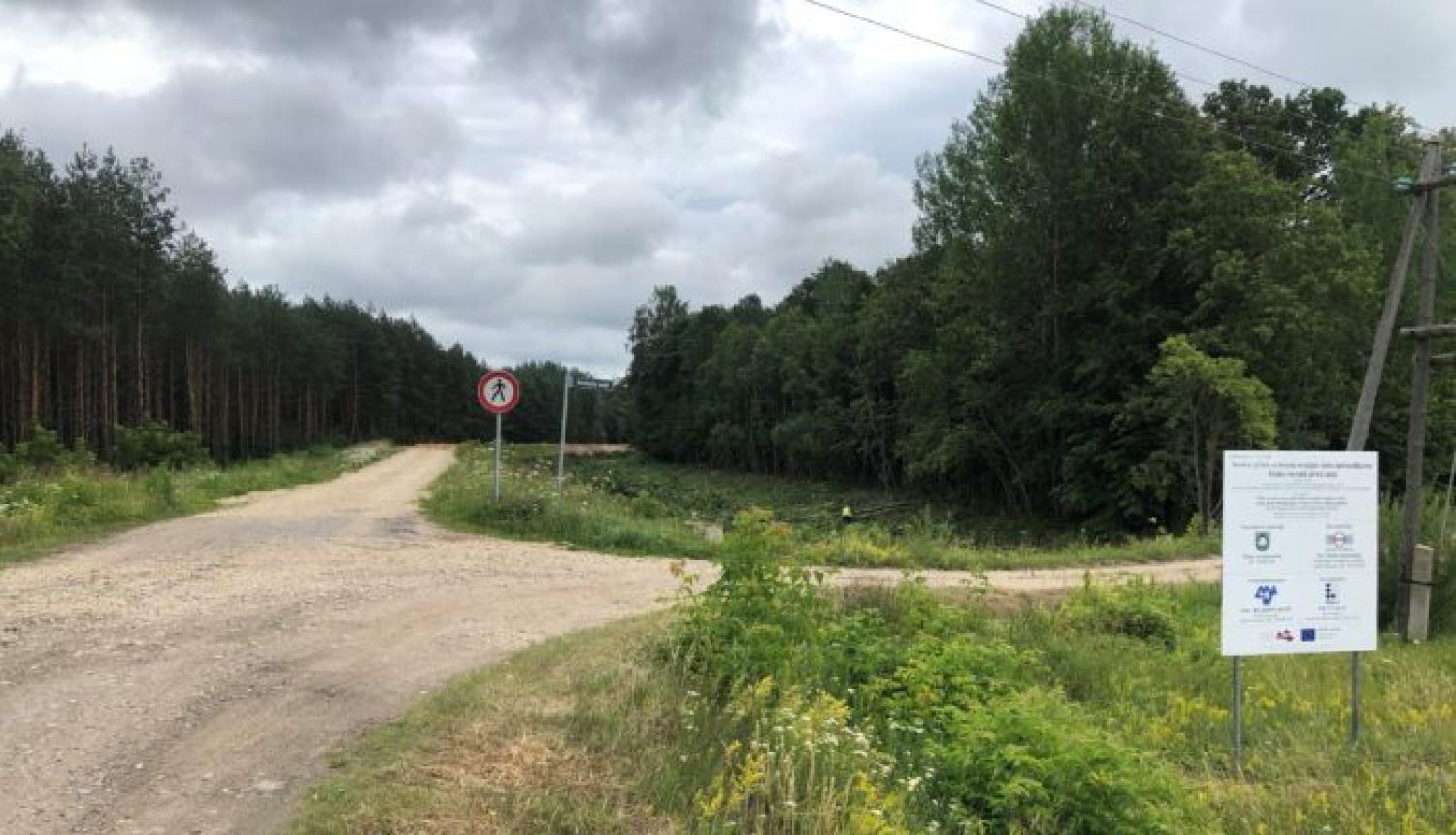 Būvdarbu laikā aizliegts staigāt un braukt pa pārbūvējamo aizsargdambja posmu!