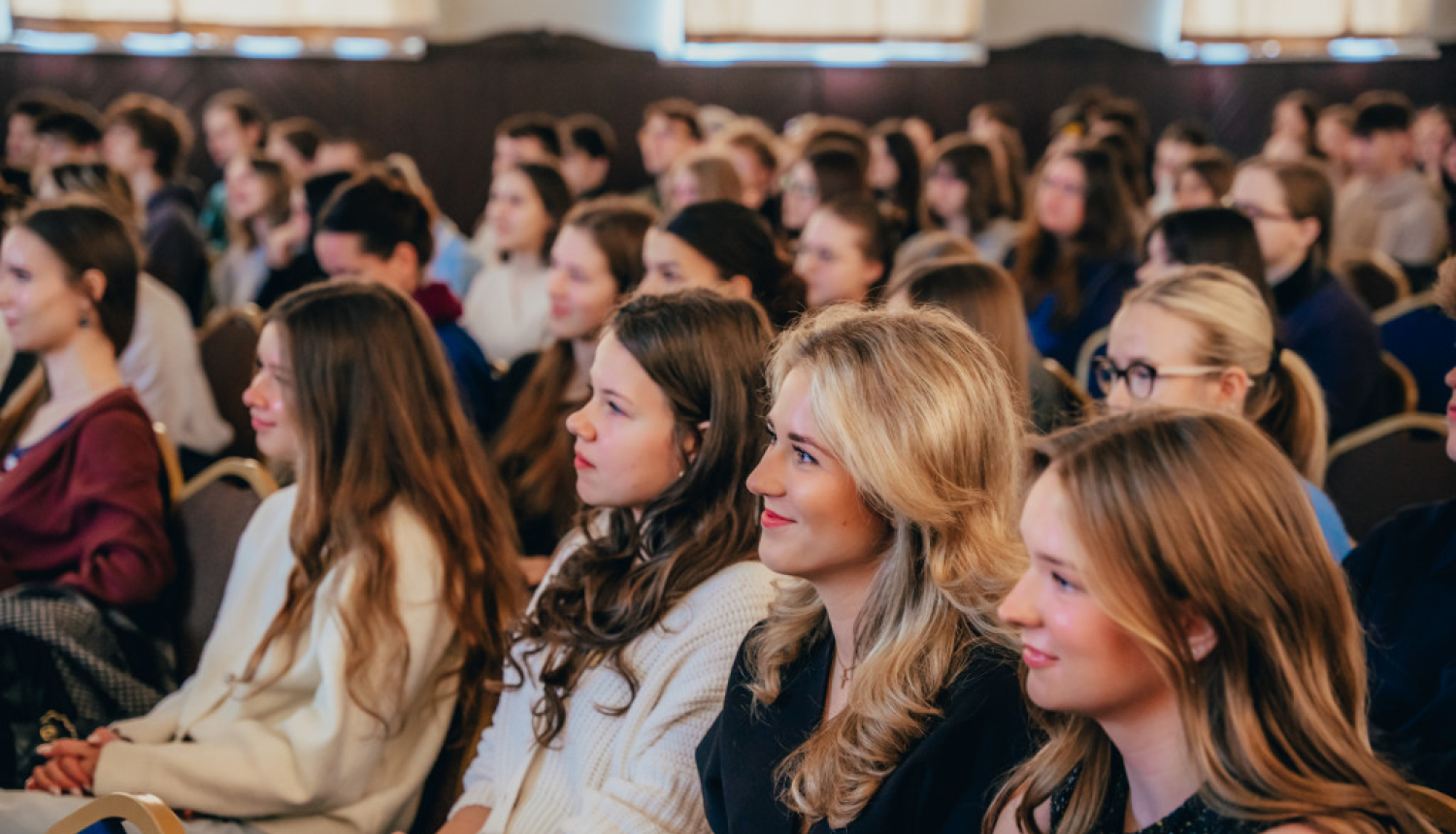 jaunieši projektu konferencē