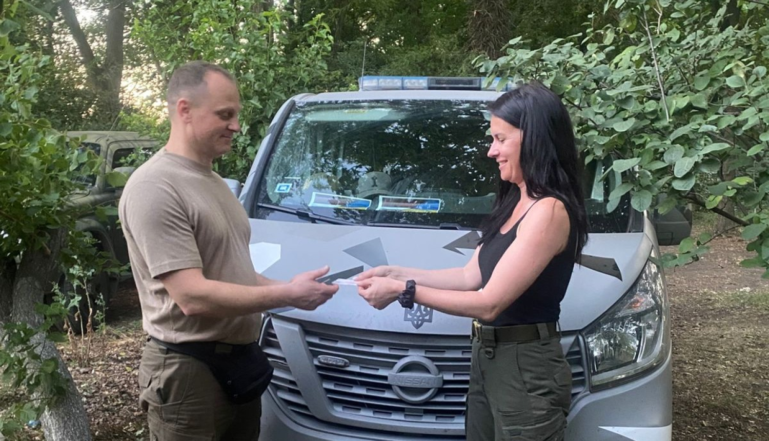 nodot UKR pelēko busu