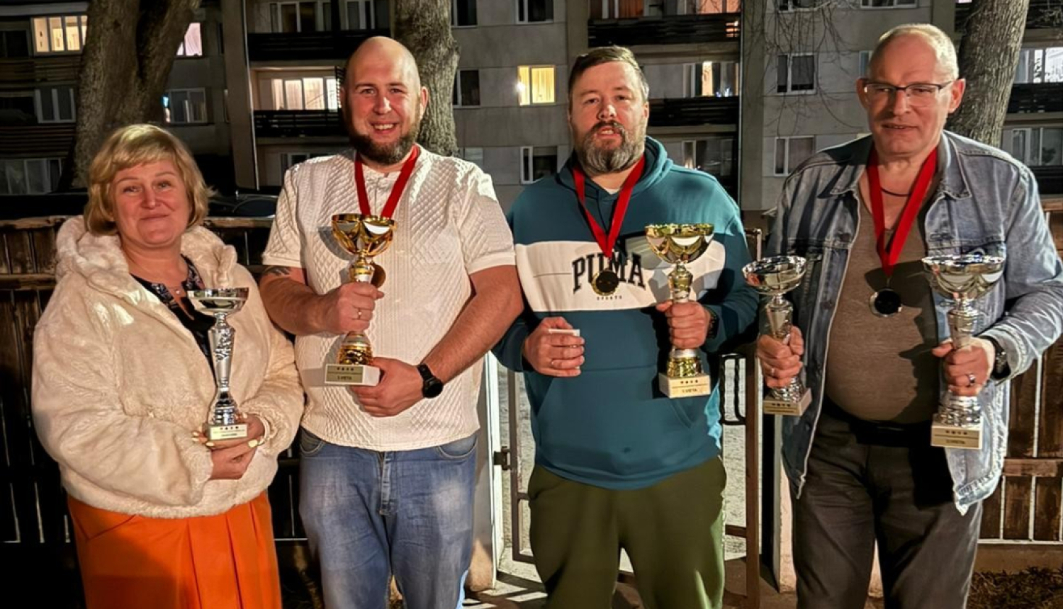 Zoles kauss, top3 un dāma