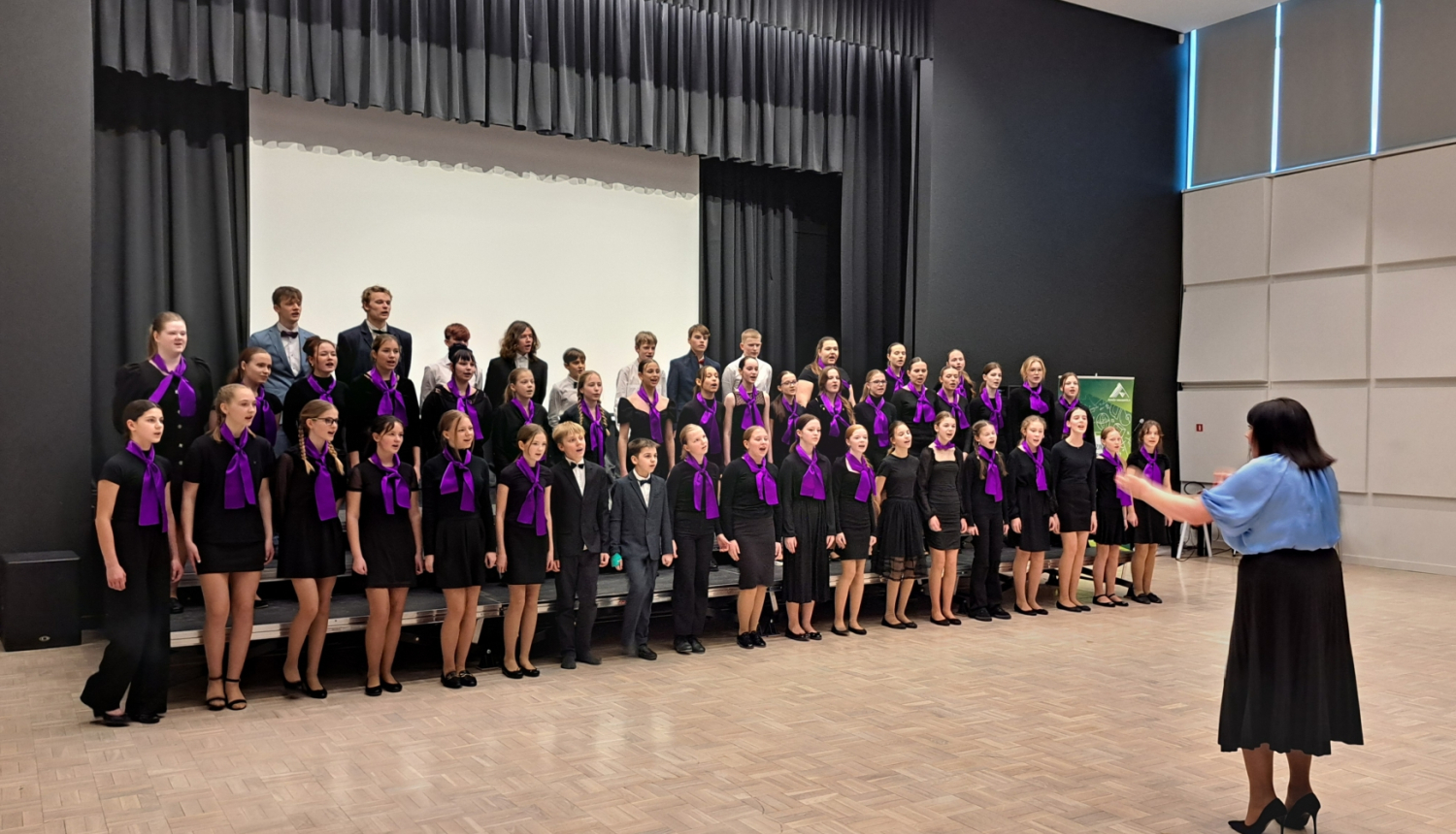 Ādažu vidusskolas koris, koru skate