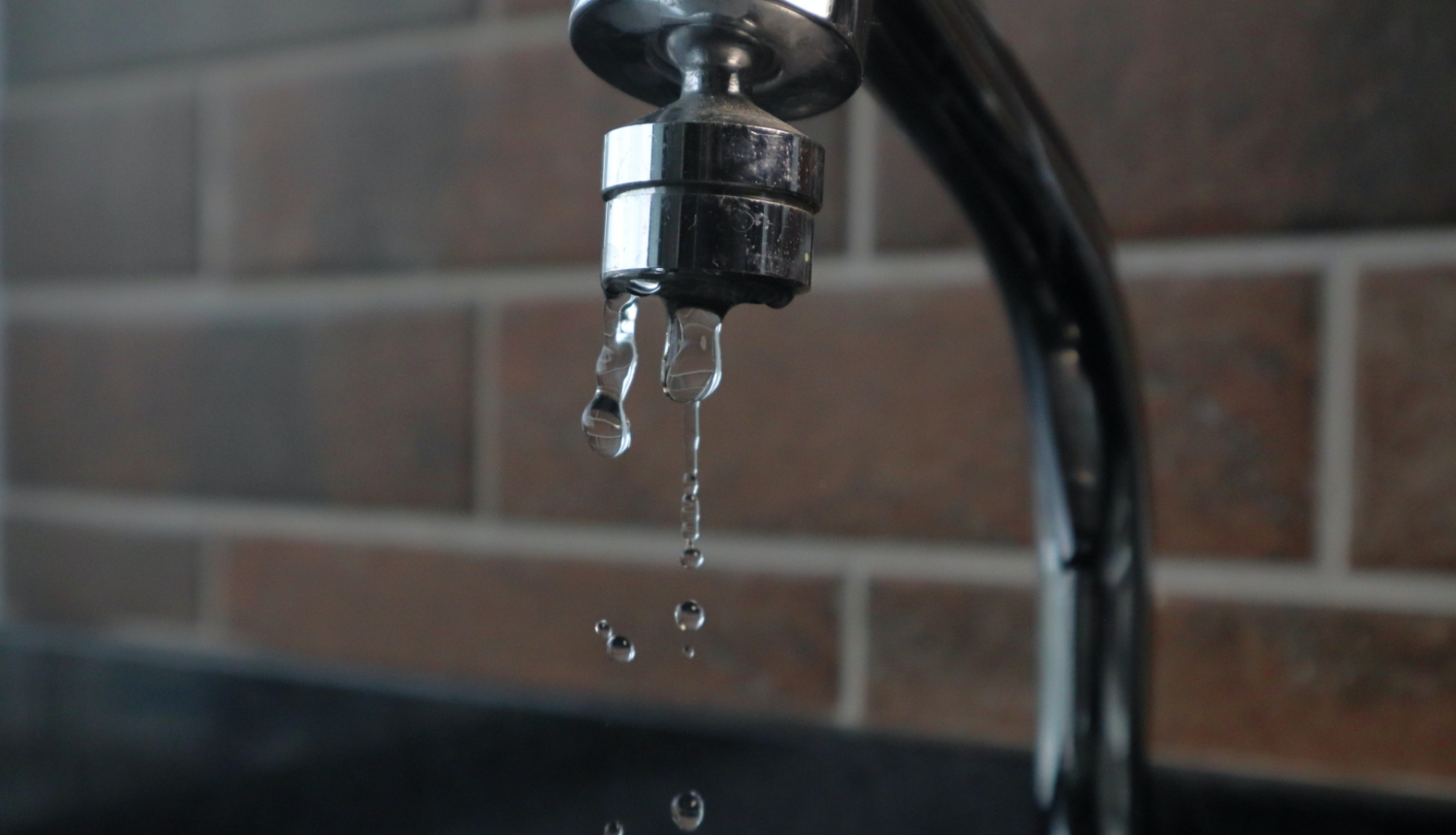 ūdens, krāns, piles, unsplash