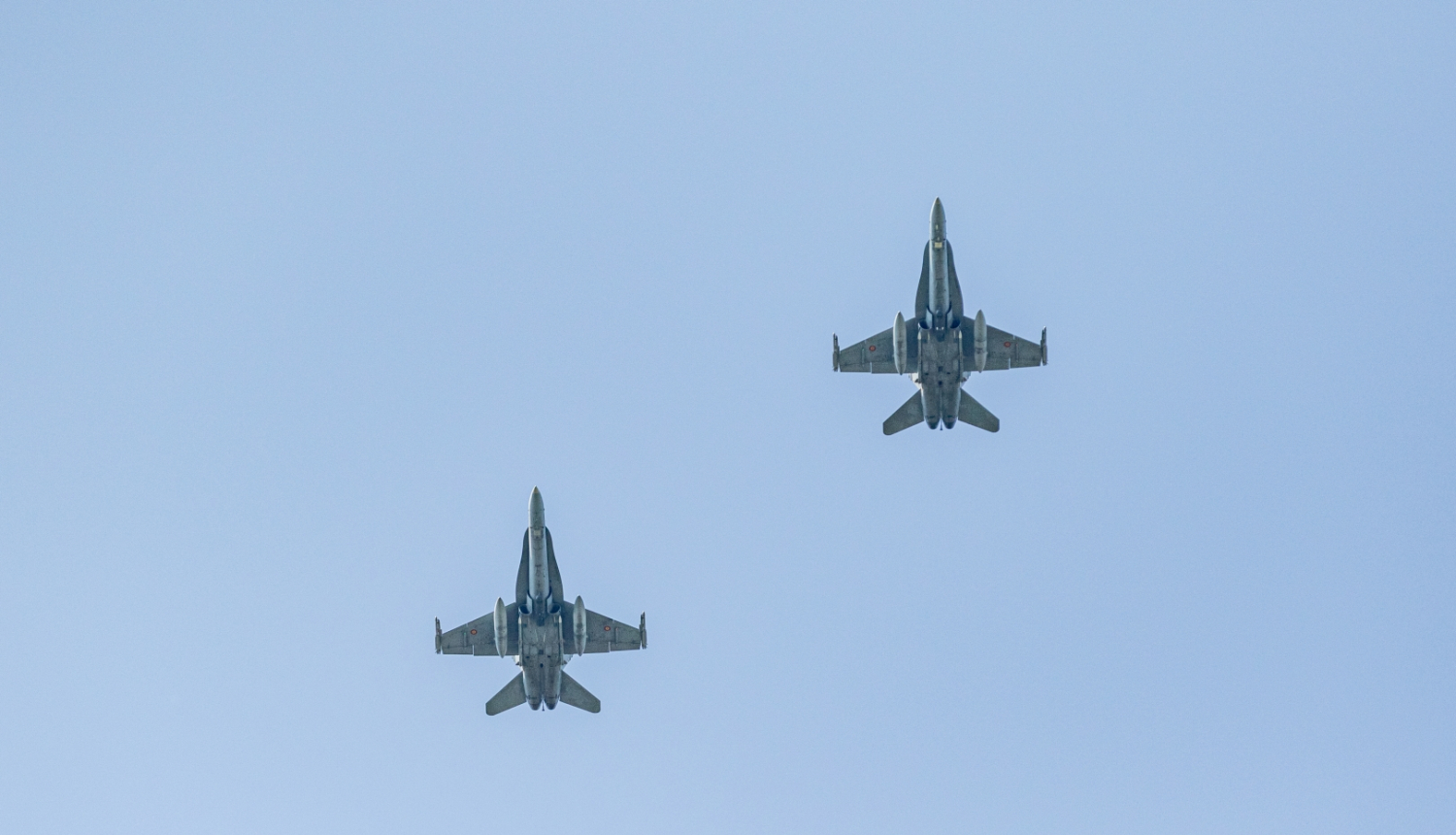 armijas lidmašīnas, zemie pārlidojumi