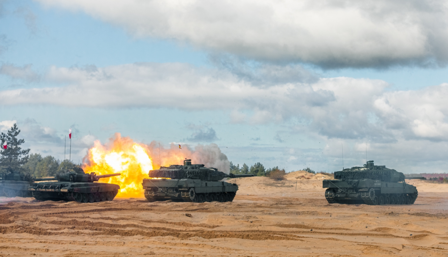 tanki, militāras mācības, poligons