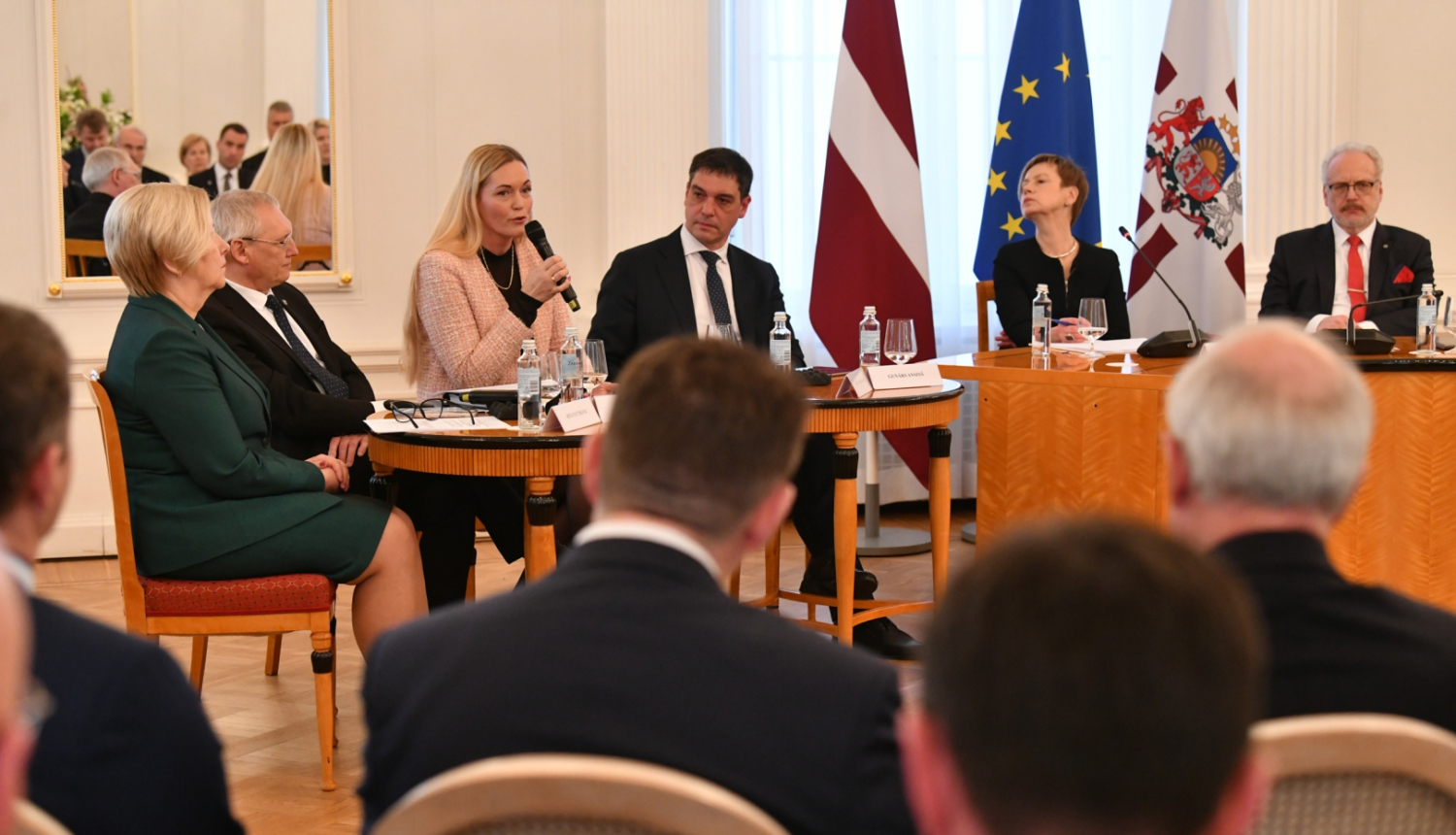 Ādažu novada domes priekšsēdētāja Karīna Miķelsone kopā ar citiem pašvaldību vadītājiem Rīgas pilī tiekas ar Valsts prezidentu