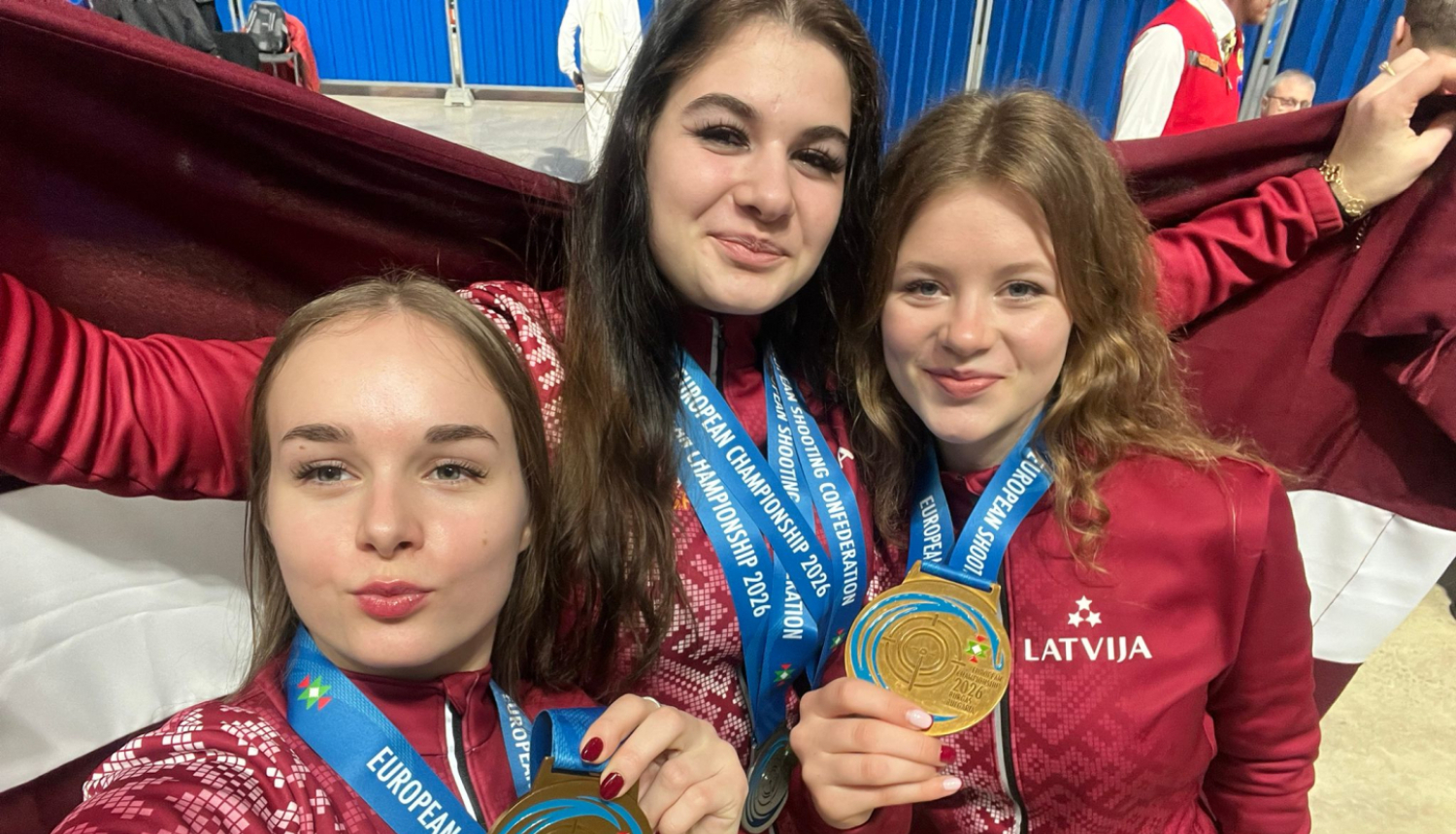 Līva Krūmiņa, Kristiāna Agule, Alise Dvarišķe - zelts Eiropas čempionātā