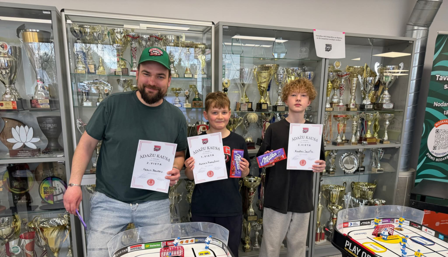 Galda hokeja labāko trijnieks Ādažu turnīra 1. posmā