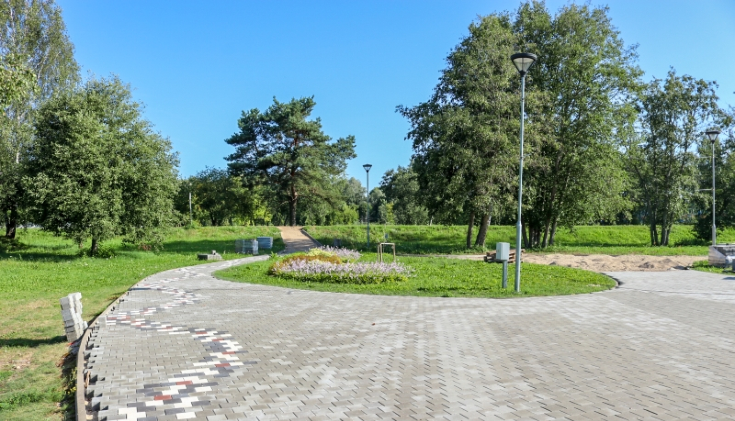 Svētku laukuma būvniecība