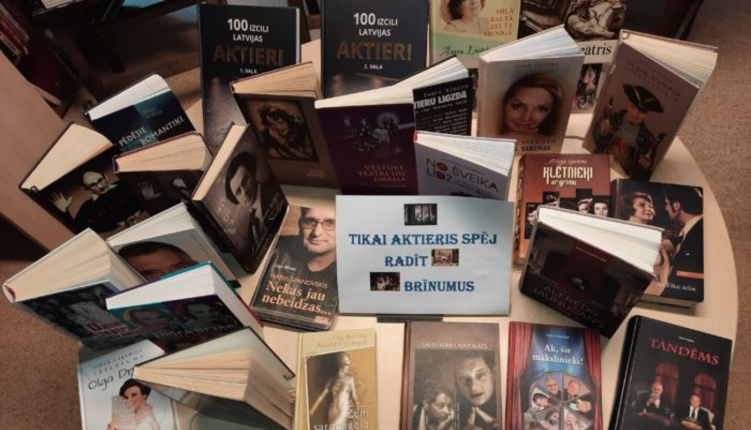 grāmatas