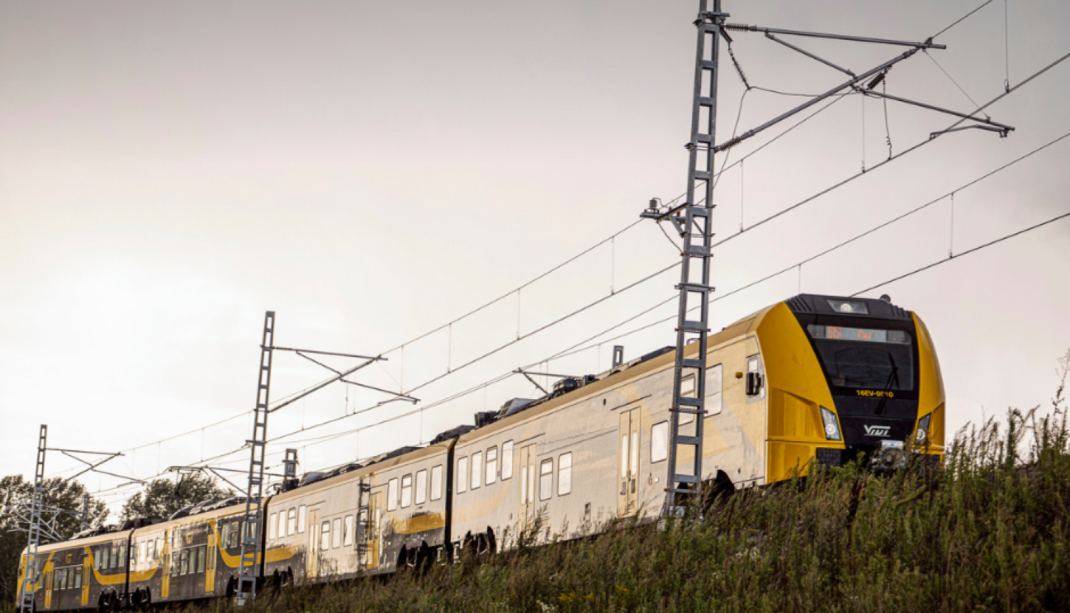 Vivi vilciens dodas maršrutā