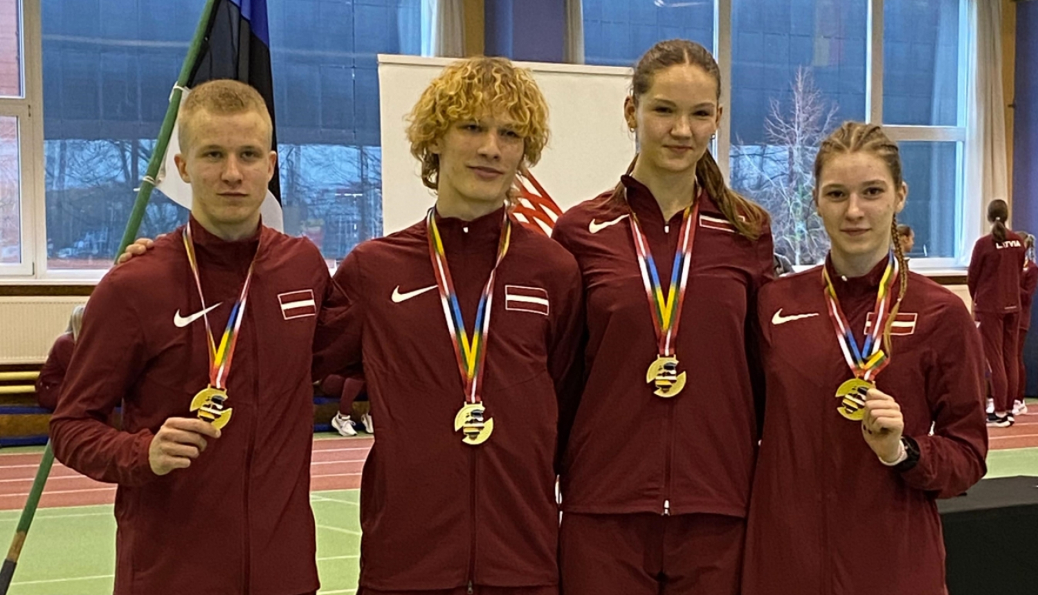 Toms Melderis, otrais no kreisās, ĀBJSS