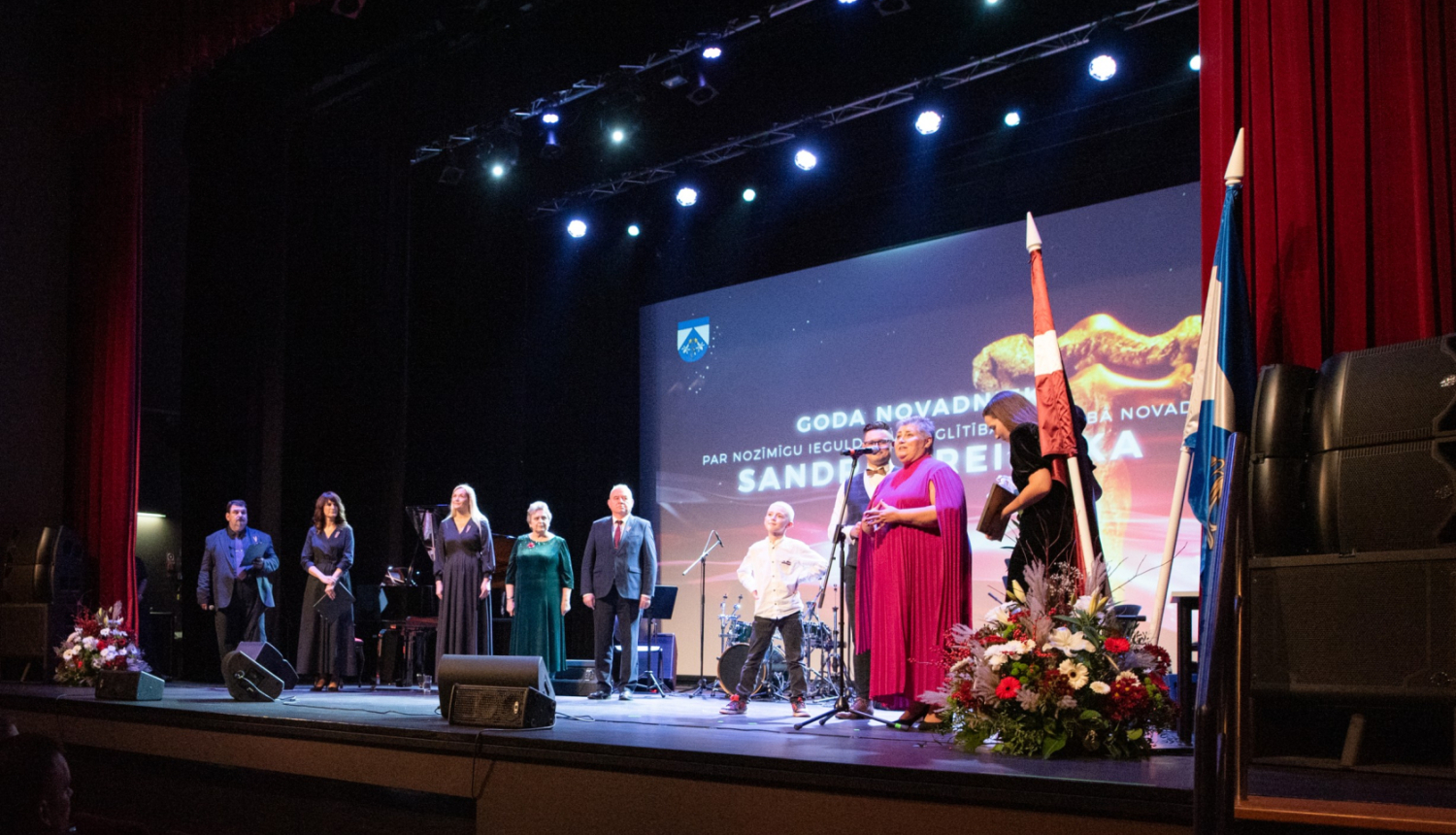 Uzrunu teica 2024. gada Ādažu novada "Goda novadniece" Sandra Breidaka. Foto: Ieva Ābele