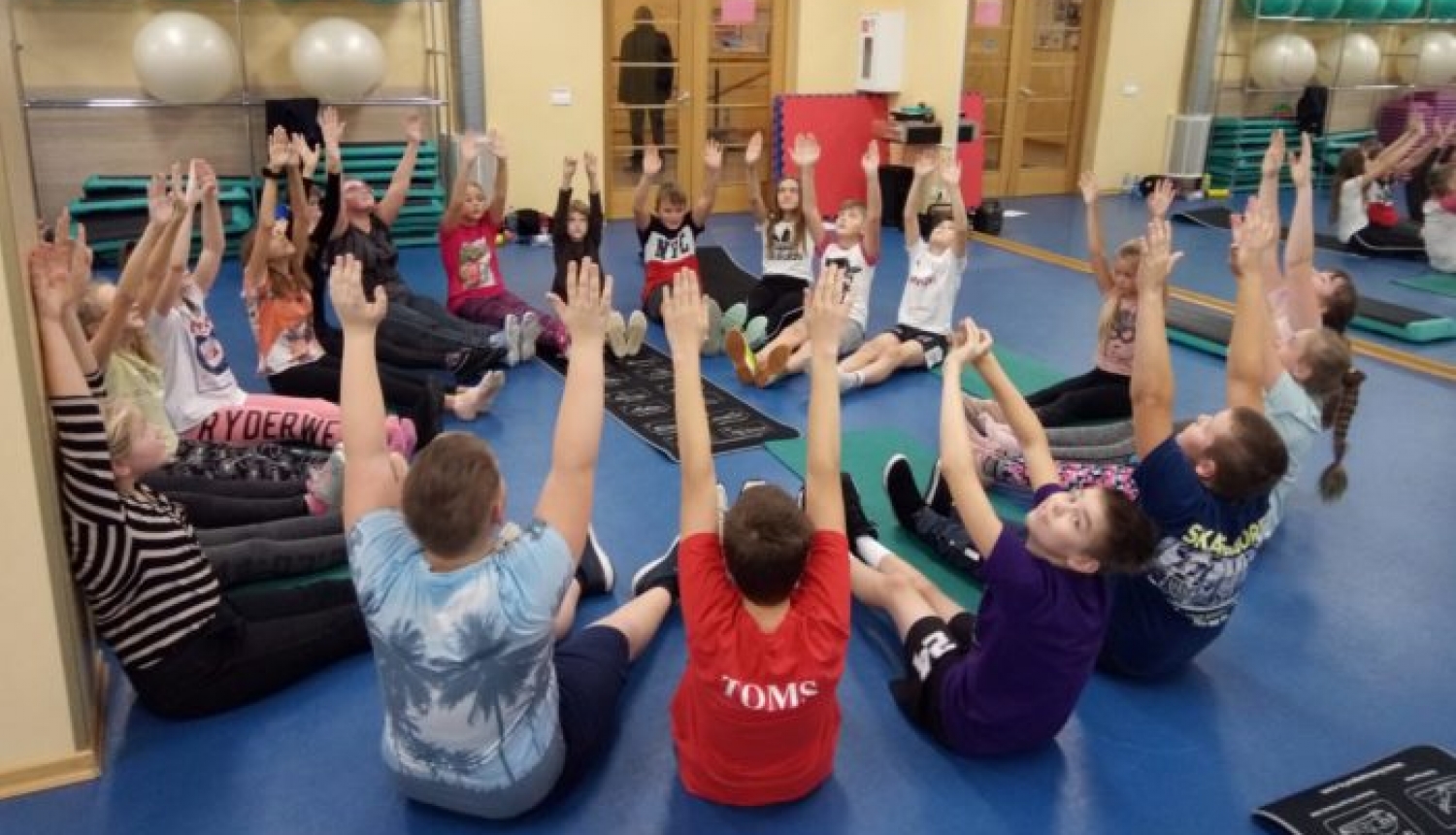 Bērni un jaunieši pavada radošas un sportiskas rudens skolēnu brīvdienas!