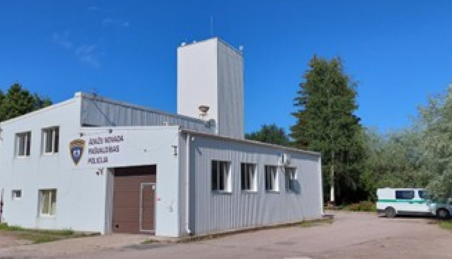 police ēka Ādažos