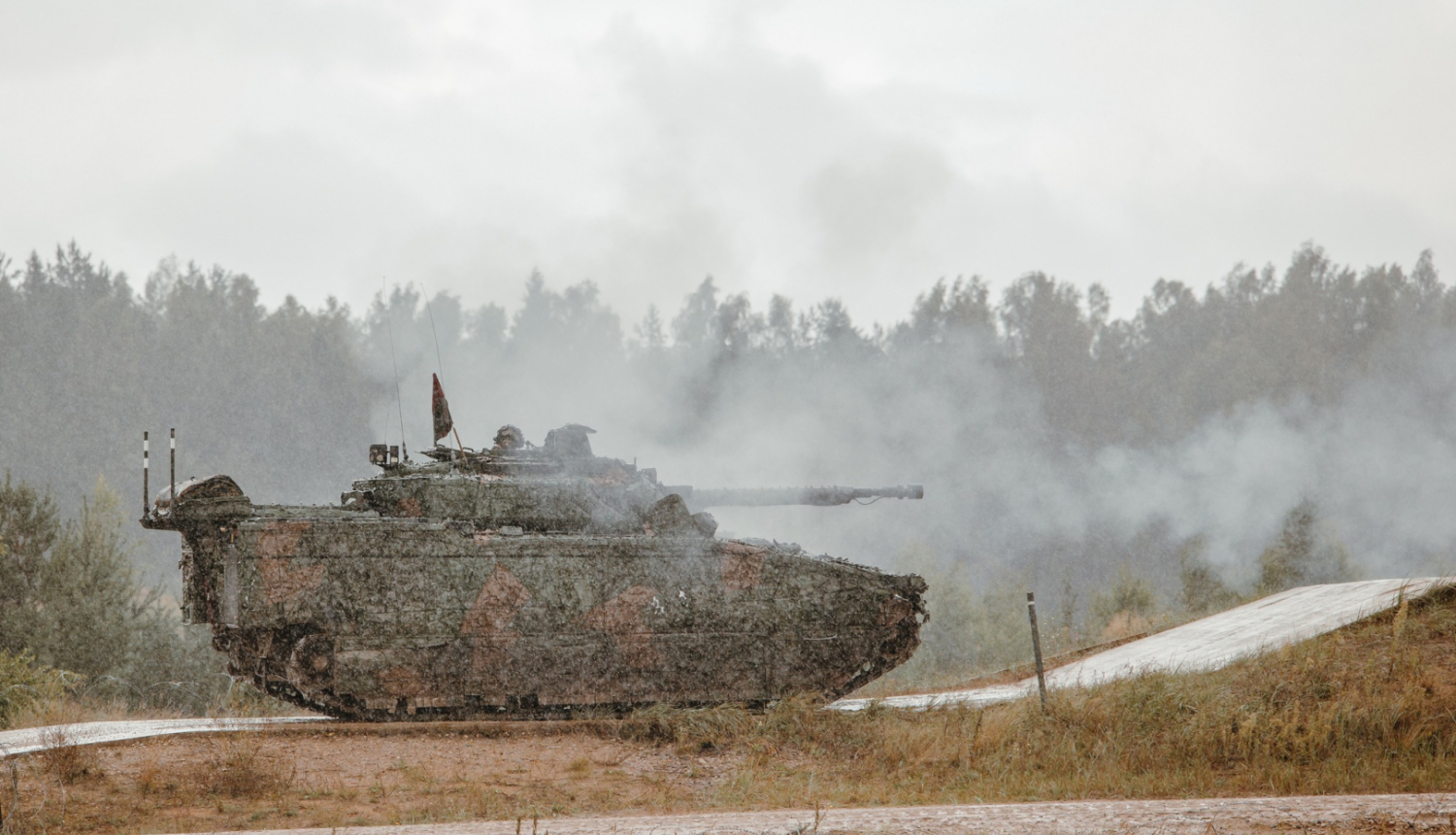 tanks šauj2